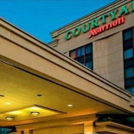 Courtyard By Marriott New York Laguardia Airport Hotel Ngoại thất bức ảnh