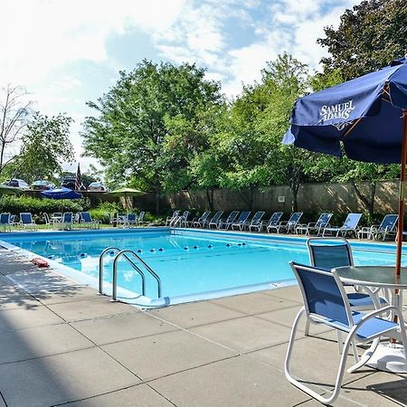 Courtyard By Marriott New York Laguardia Airport Hotel Ngoại thất bức ảnh