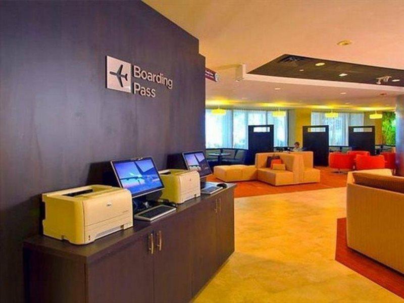 Courtyard By Marriott New York Laguardia Airport Hotel Ngoại thất bức ảnh